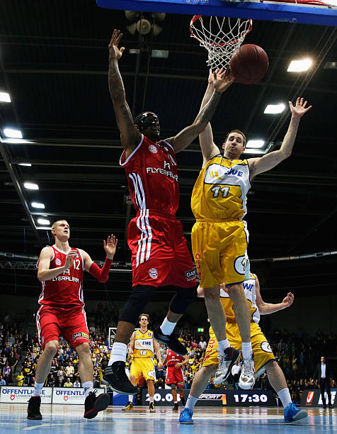 他在过去两 他在过去两